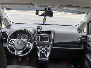 Toyota Verso-S foto 8