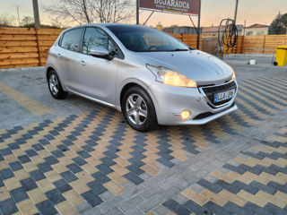 Peugeot 208 foto 5