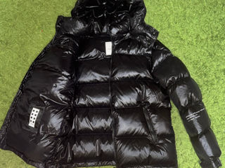 World of Moncler puffer foto 3