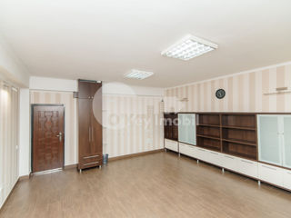 Spatiu comercial, Centru, 50 mp, 700 €  ! foto 3