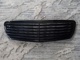 Front Grill Black Mercedes W211