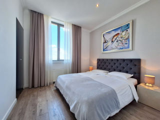 €1650  Apartament modern cu 3 camere, cu vederi uimitoare în Crown Plaza Park! foto 8