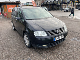 Volkswagen Touran foto 4