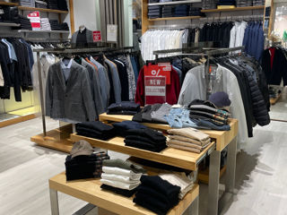 Se vinde magazin de haine in cc. Zity Mall фото 2