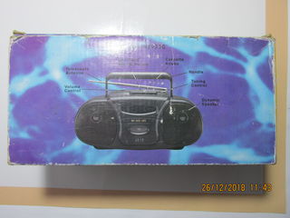 Vând radio portativ. AM-FM. Are radio + loc pentru casetă. Model RZ9710. Vând la preț de 200 lei. foto 7