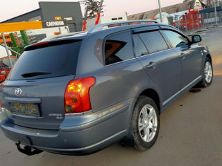 Toyota Avensis foto 5