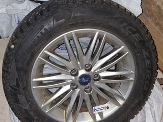 Ford 215/60 R16 Pirelli