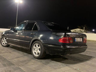 Mercedes E-Class foto 5