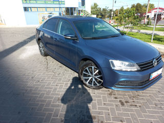 Volkswagen Jetta foto 2