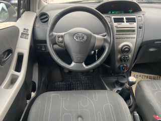 Toyota Yaris foto 12