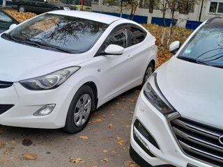 Hyundai Elantra foto 3