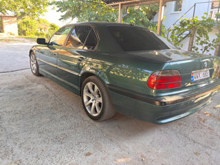 BMW 7 Series foto 3