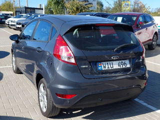 Ford Fiesta foto 4