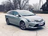 Toyota Avensis foto 1