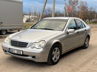 Mercedes C-Class foto 3