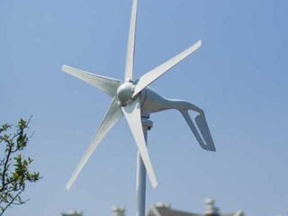 Ветрогенератор электростанция ветряк . Turbină eoliană centrală eoliană