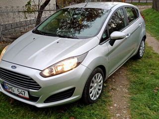 Ford Fiesta foto 9