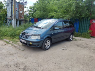 Volkswagen Sharan foto 1