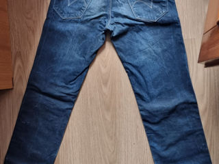 Фирменные джинсы Levi's