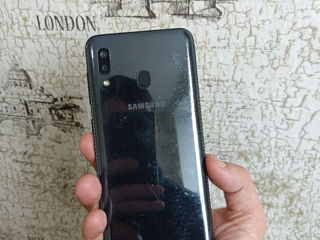 Samsung Galaxy A20 32/3 GB. Stare ideală! foto 3