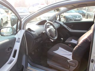 Toyota Yaris foto 6