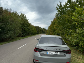 Skoda Superb foto 2