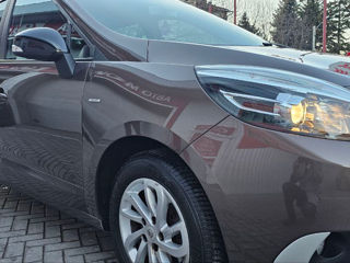 Renault Grand Scenic foto 2