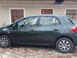 Toyota Auris foto 1