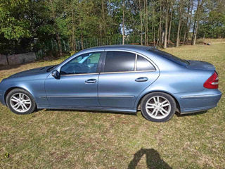 Mercedes E-Class foto 2