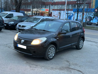 Dacia Sandero foto 2