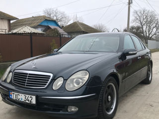 Mercedes E-Class foto 3