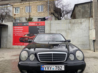 Mercedes E-Class foto 2