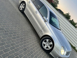 Mercedes E-Class foto 6