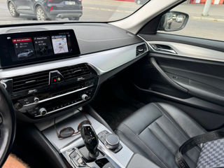 BMW 5 Series foto 4