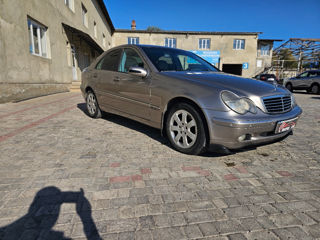 Mercedes C-Class foto 8