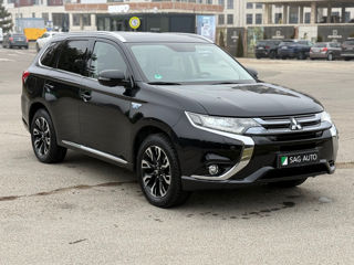 Mitsubishi Outlander foto 2