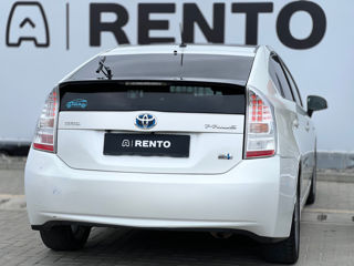 Chirie Toyota Prius / Прокат авто foto 3