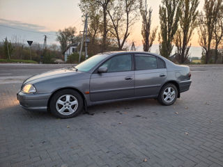 Toyota Avensis foto 6