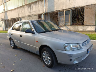 Hyundai Accent foto 2