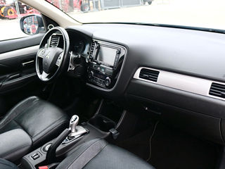 Mitsubishi Outlander foto 15