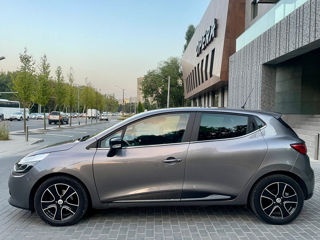 Renault Clio foto 1