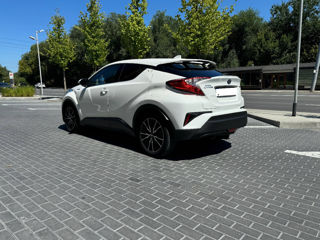 Toyota C-HR foto 4