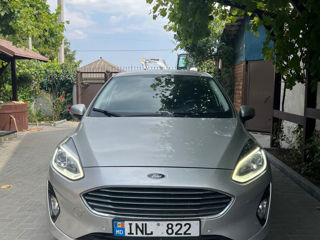 Ford Fiesta foto 1