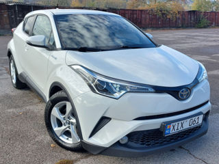 Toyota C-HR foto 1