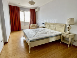 Apartament cu 2 camere, 106 m², Centru, Chișinău foto 7