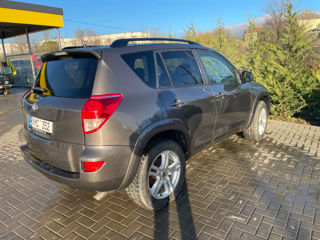 Toyota Rav 4 foto 2