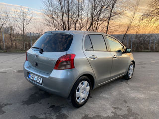 Toyota Yaris foto 3