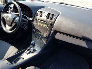 Toyota Avensis foto 14