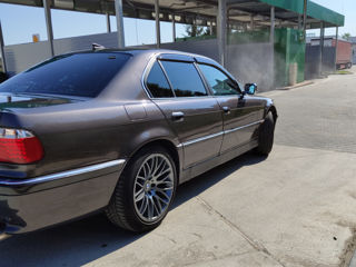 BMW 7 Series foto 6