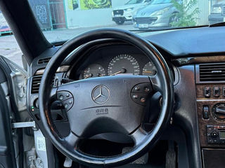 Mercedes E-Class foto 8